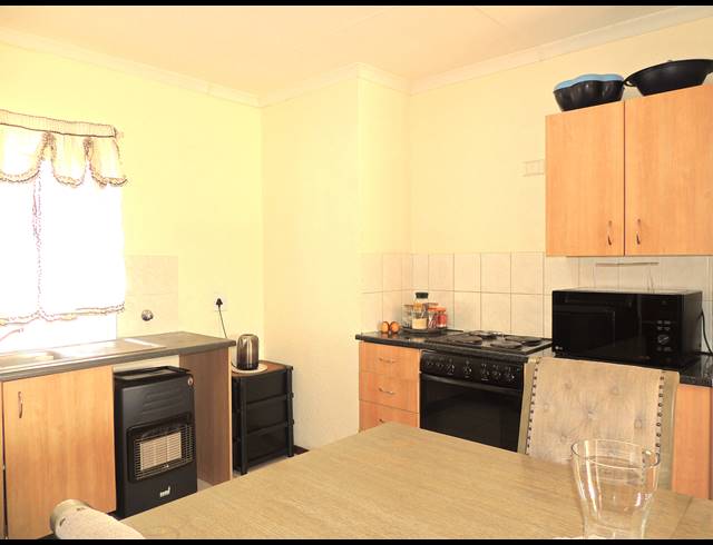 2 BEDROOM APARTMENT FOR SALE IN WILLOWBROOK